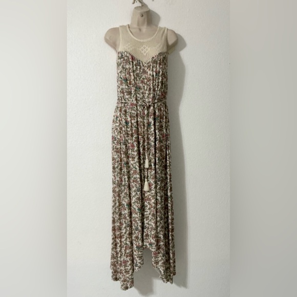 Lucky Brand Dresses & Skirts - Lucky Brand Cream Floral Midi Dress